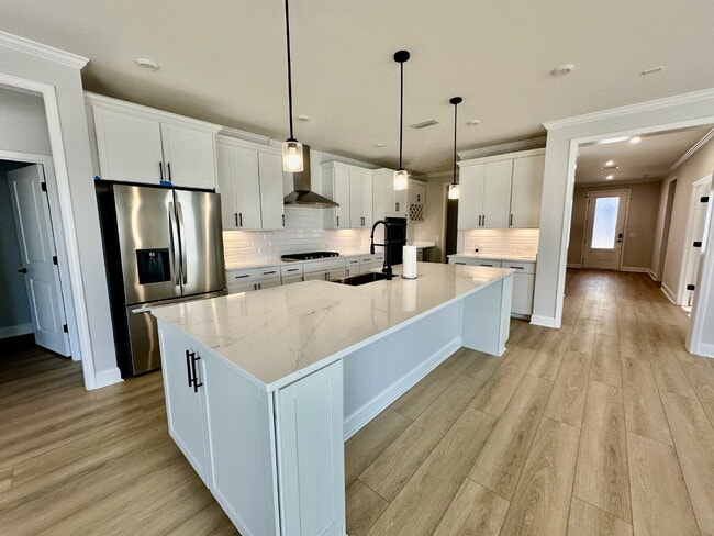 Building Photo - Spacious New Home in Sun City!