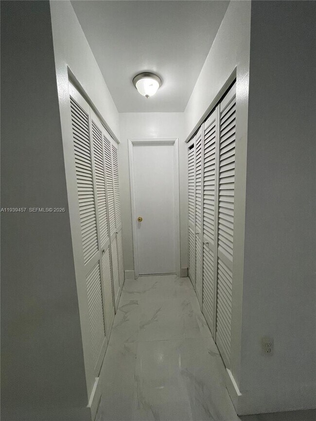 Building Photo - 7450 SW 153rd Pl