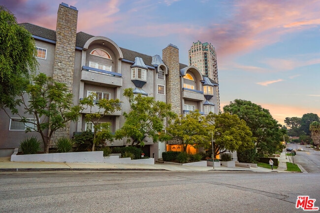 Building Photo - 10627 Ashton Ave