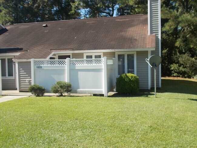 Building Photo - 1533 College Way
