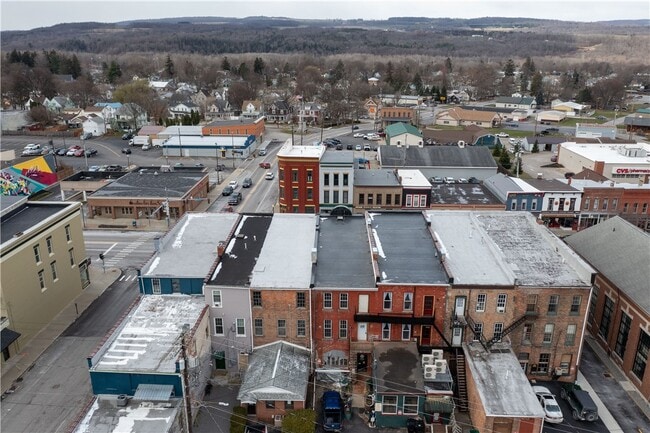 Building Photo - 178 Main St
