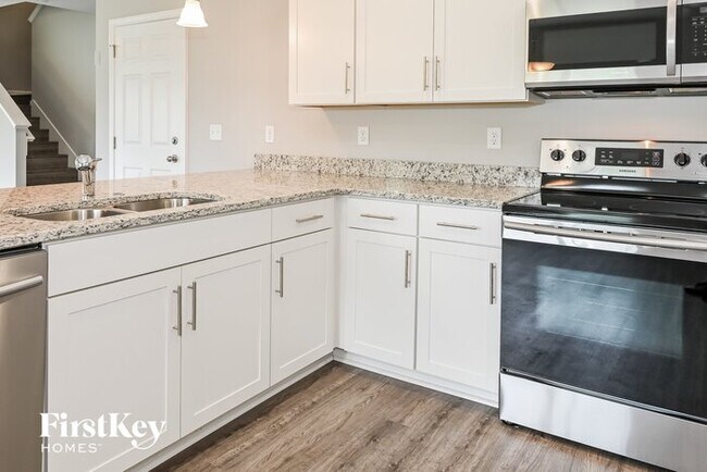 Building Photo - 10199 Mc Laurin Rd