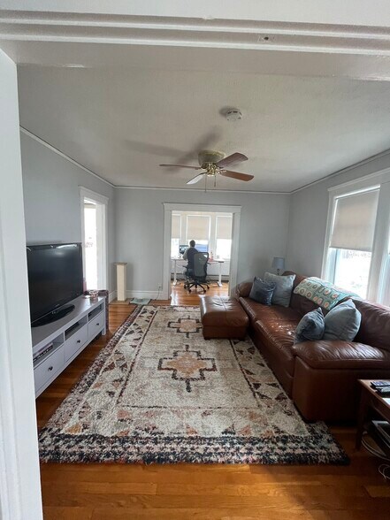 Building Photo - 32 Wedgemere Rd