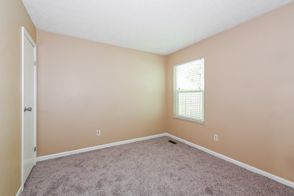 Building Photo - 5761 Pilgrim Dr