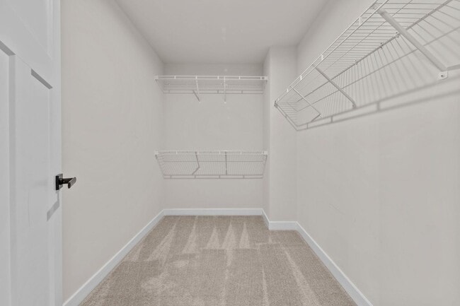 Building Photo - Luxurious 4-bed