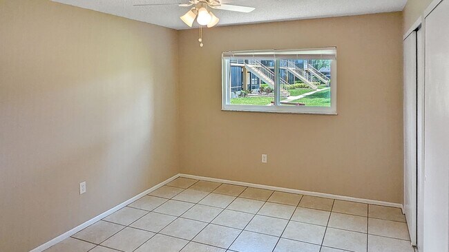 Building Photo - 1000 Lake of the Woods Blvd