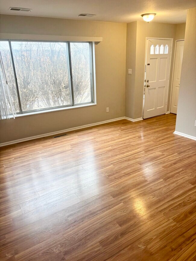 Building Photo - 9014 E Lehigh Ave