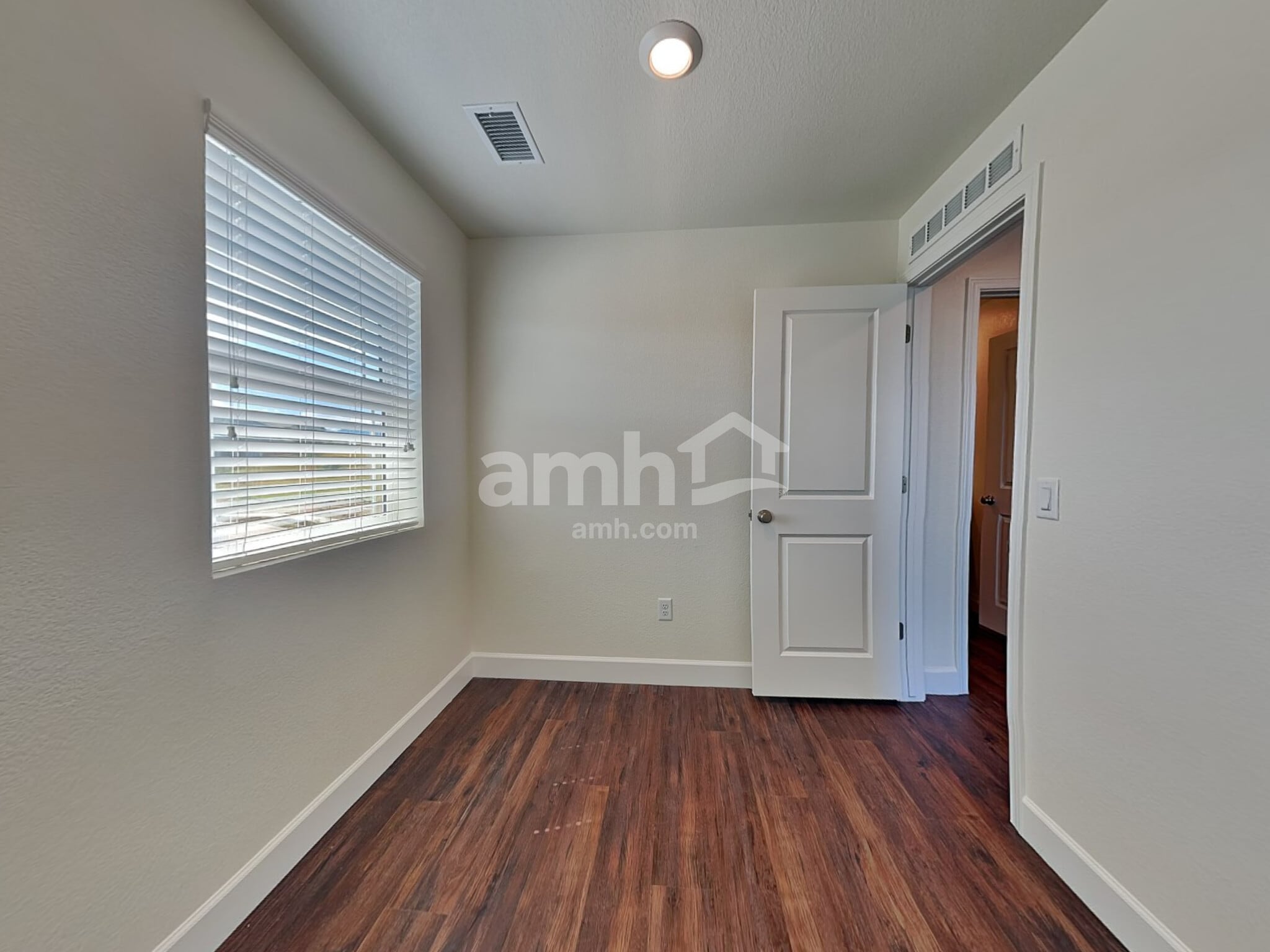 Building Photo - 14881 W 82nd Ave