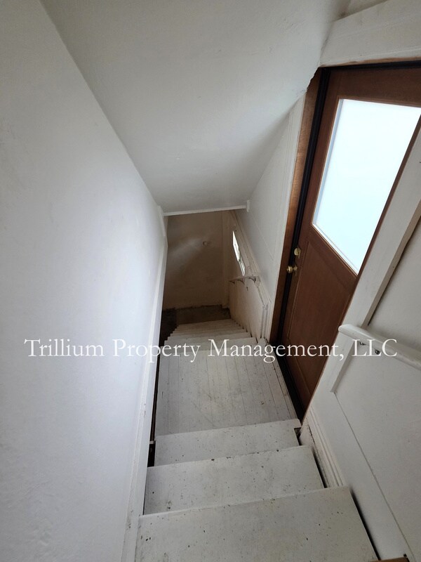 Building Photo - 3015 NE 67th Ave