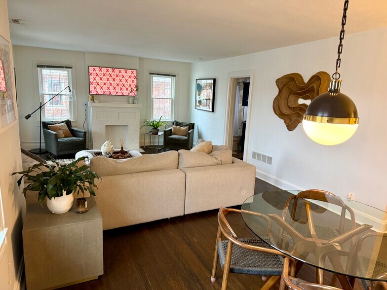 Building Photo - 1946 Guilford Rd