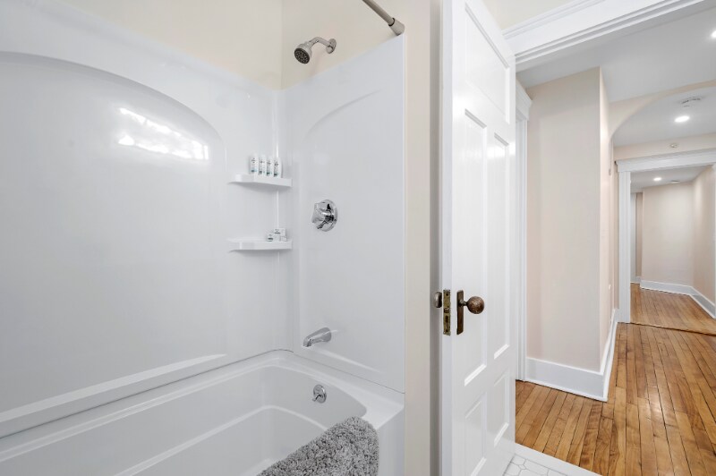 Building Photo - 284 Highland St