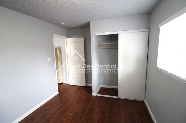 Building Photo - 5914 Del Campo Ln