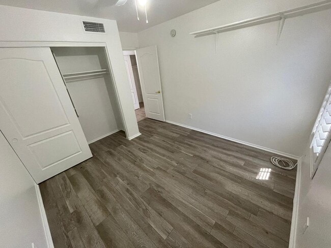 Building Photo - 2460 E Whitten St