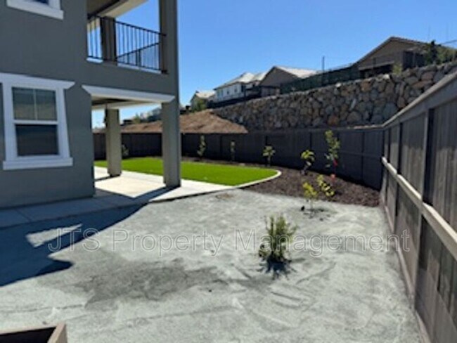 Building Photo - 3349 Hedgerow Ct