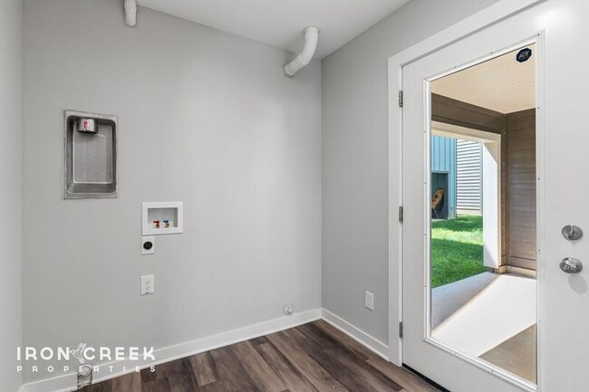 Building Photo - 52 W Cascade St