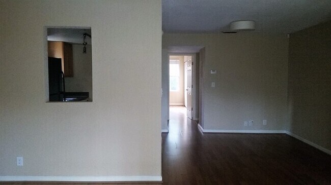 Building Photo - 1 Bd Condo In La Costa Brava With Balcony,...
