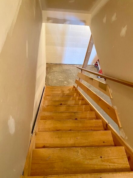 Stairs to basement - 24 Sandstone Ct
