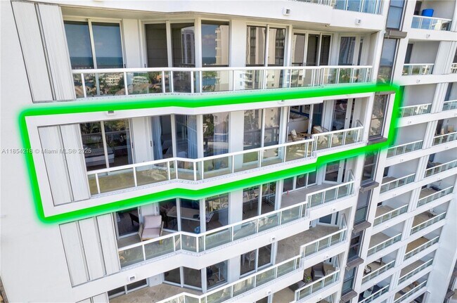 Building Photo - 21055 Yacht Club Dr