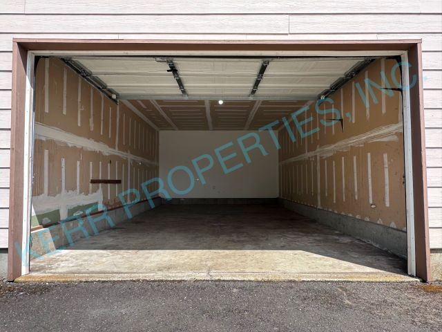Building Photo - Charming 2-Bedroom Multiplex in Portland with Cozy 862 Sq Ft Layout - Perfect for Urban Living!