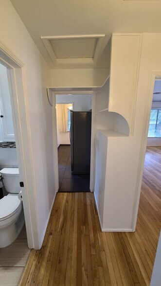 Hallway - 539 N Rosemary Ln