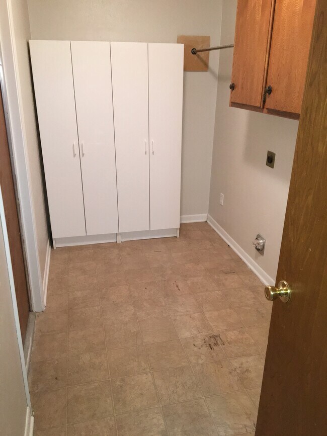 Building Photo - 3506 Highmeadow Ln