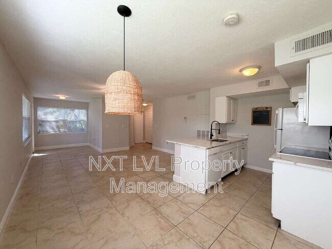 Building Photo - 12560 Equestrian Cir