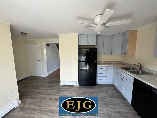 Building Photo - 158 Beech St