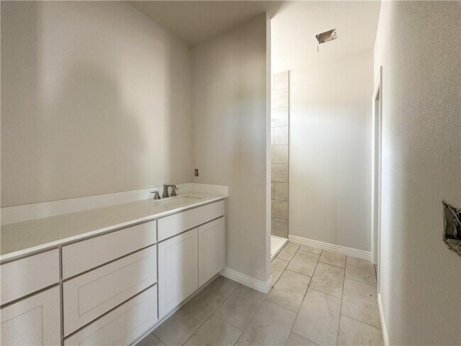 Building Photo - 4473 W Bronco Dr