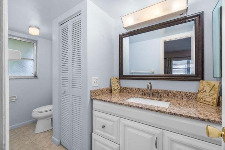 Building Photo - 410 NE 17th Ave