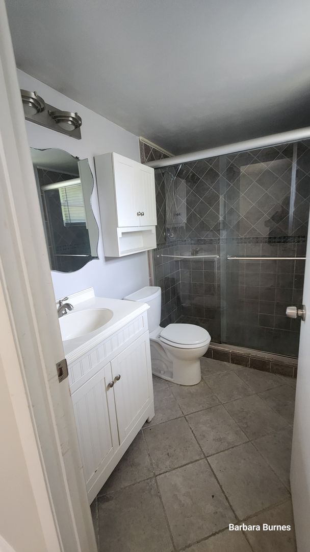 Building Photo - 2 bedroom 2 bath condo