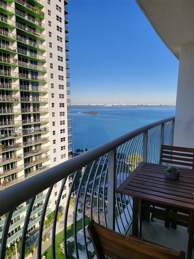 Building Photo - 1750 N Bayshore Dr