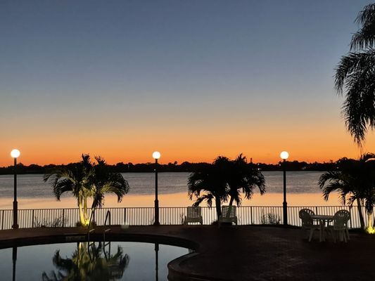 Building Photo - 2820 N Oakland Forest Dr