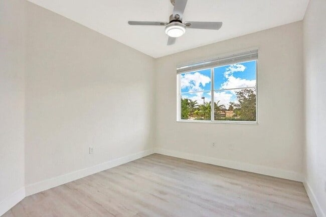 Building Photo - 11012 Legacy Dr