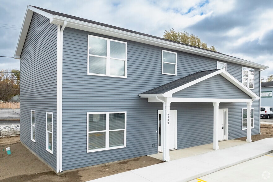 2 Story 2 bed 2.5 bath Townhouse - Urban Nest Apartments