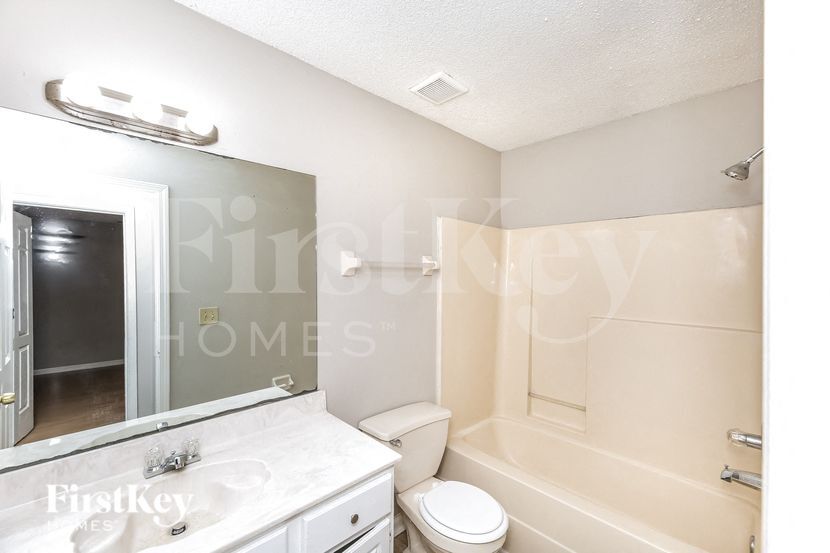 Building Photo - 7842 Shadowland Cove