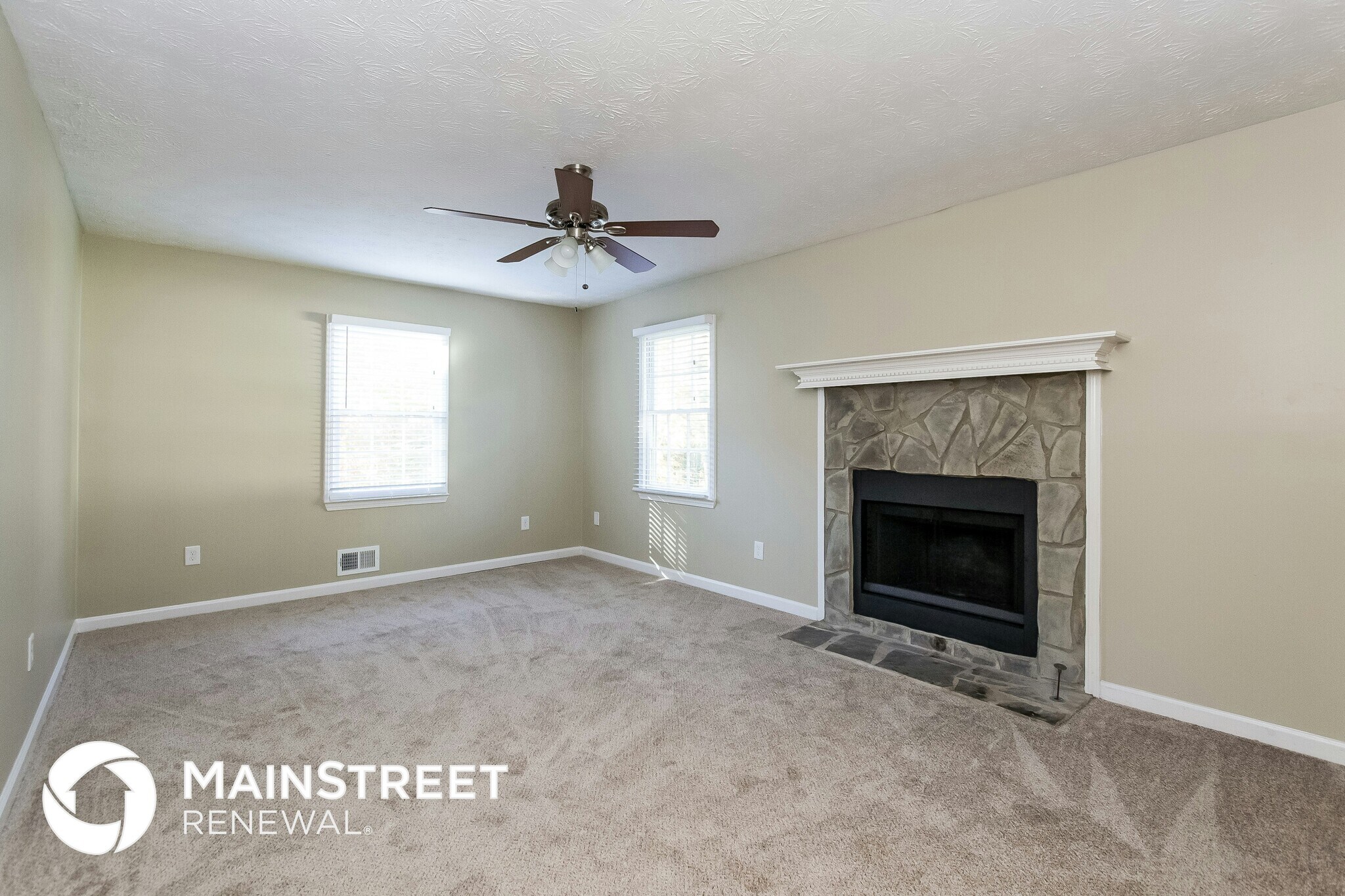 Building Photo - 371 Indian Hills Dr