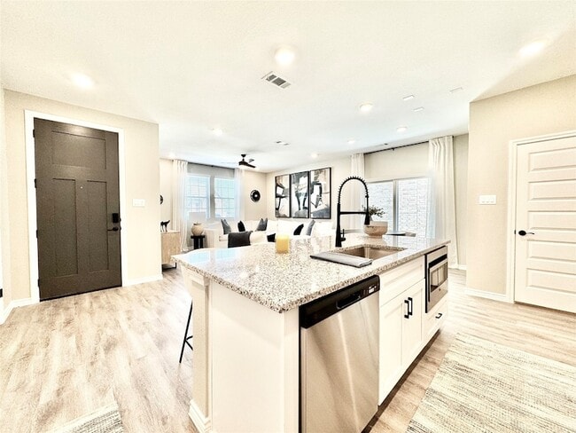 Building Photo - 8725 Scotty's Lk Ln