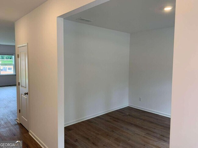 Building Photo - 200 Dragon Dr