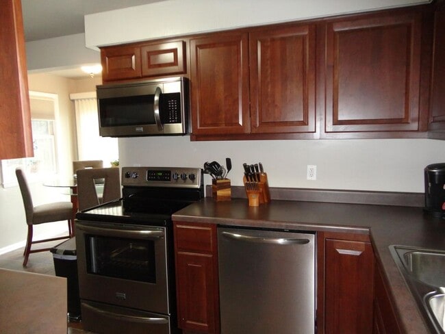 Building Photo - 7422 N Navajo Rd