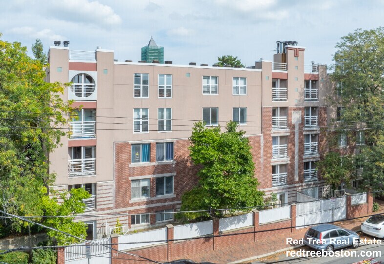 Building Photo - 345 Franklin St