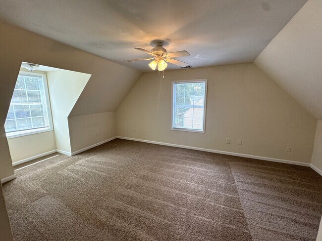 Building Photo - 4br House near Campus, Stadium, Downtown! - FALL 2026 Pre-Lease