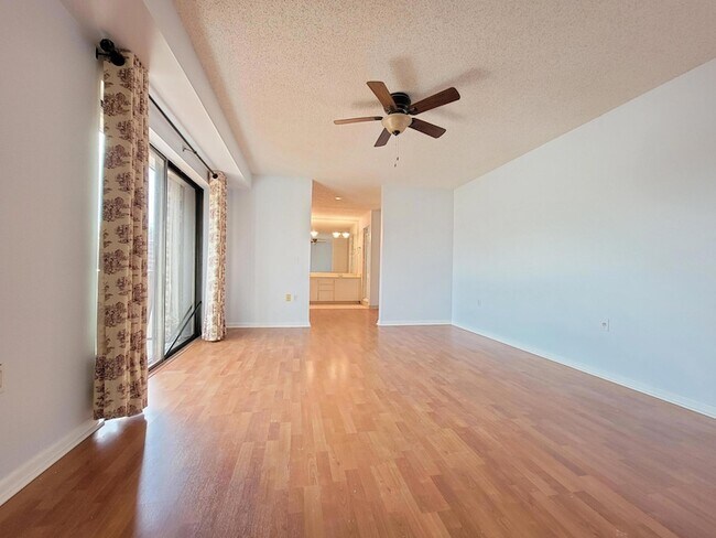 Building Photo - 1522 15th Ln