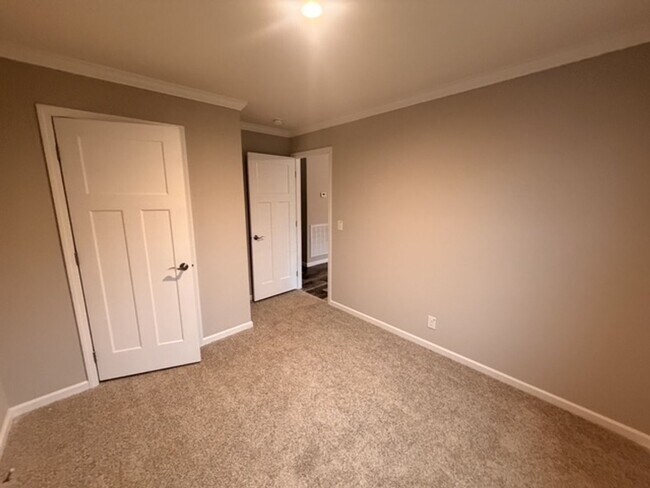 Building Photo - 87 Gravel Hill Ct