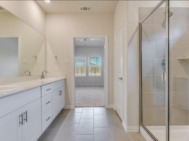 Building Photo - 4110 Broadleaf Dr