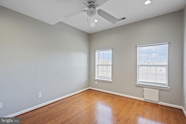 Building Photo - 764 Ramsay St