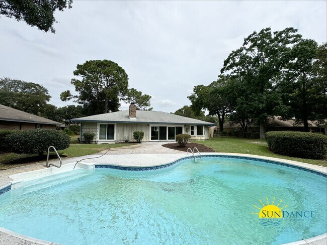 Building Photo - Stunning 3 Bedroom Home in Shalimar with In-ground Pool!