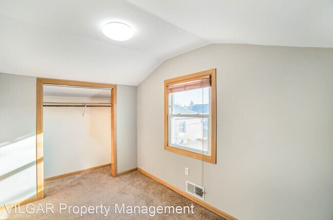 Building Photo - 3 br, 1.5 bath House - 4218 Euclid