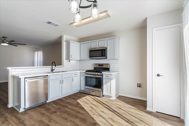 Building Photo - 304 Watergate Way
