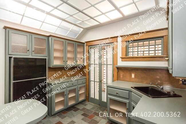 Building Photo - 1701 D St