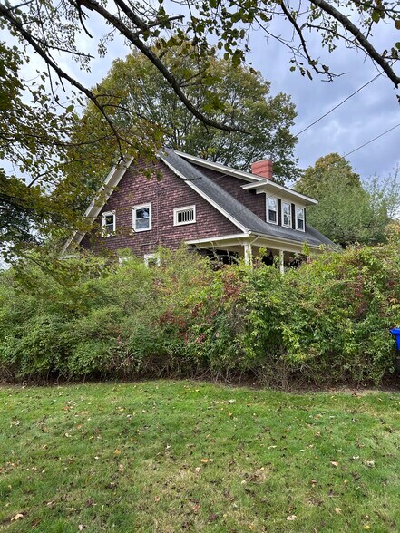 Building Photo - 9 Linden Ave